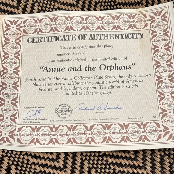 Annie and the Orphans Fourth Issue The Annie Collectors Plate Series Authentic - Picture 3 of 4